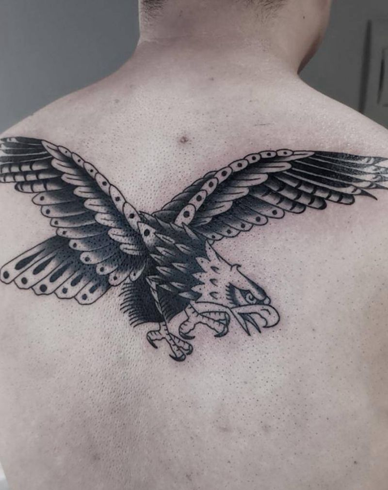 鹰纹身图片_背部胸部Old School老传统鹰纹身花胸半背纹身图案