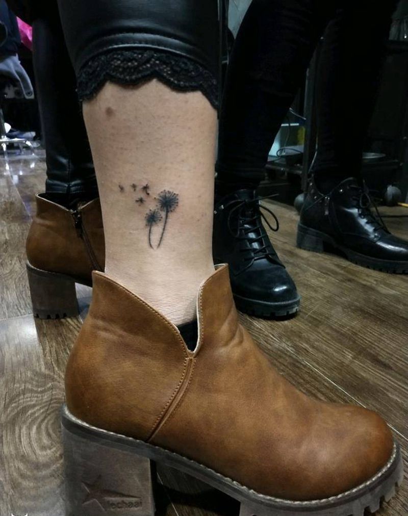 小蒲公英纹身图片