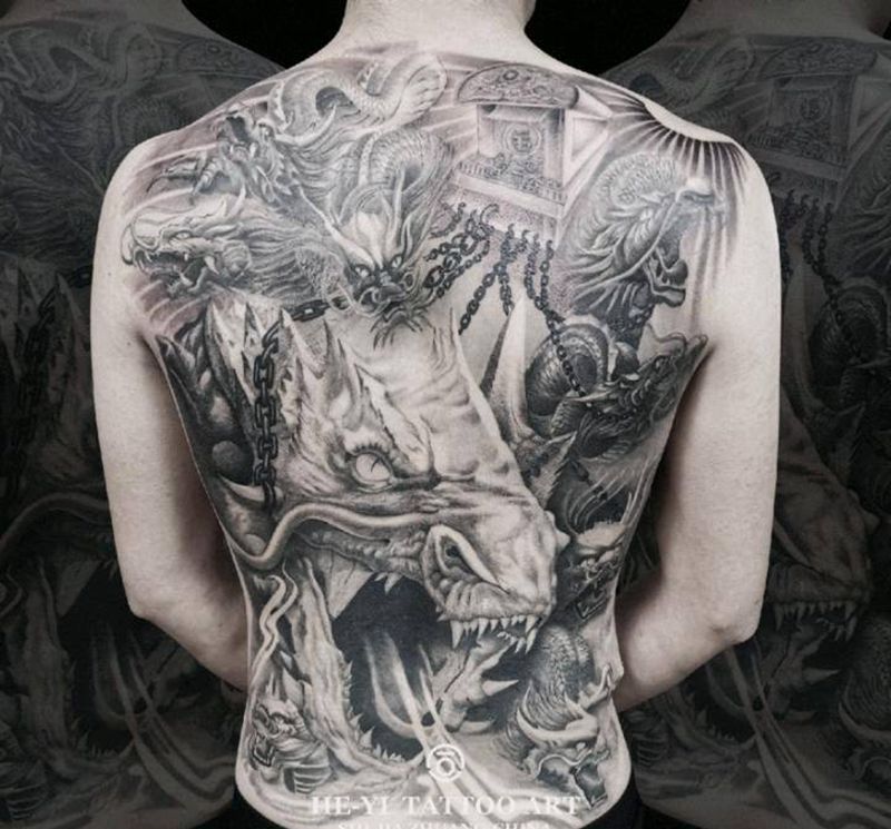 九龙拉棺纹身图片_背部手臂欧美写实新传统九龙拉棺欧美满背龙满背纹身图案