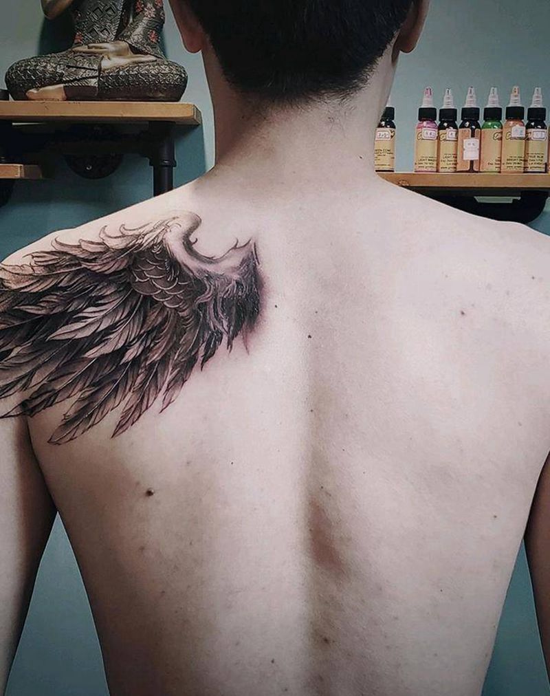 后肩翅膀遮盖纹身图片_肩部背部新传统New School翅膀羽毛纹身图案