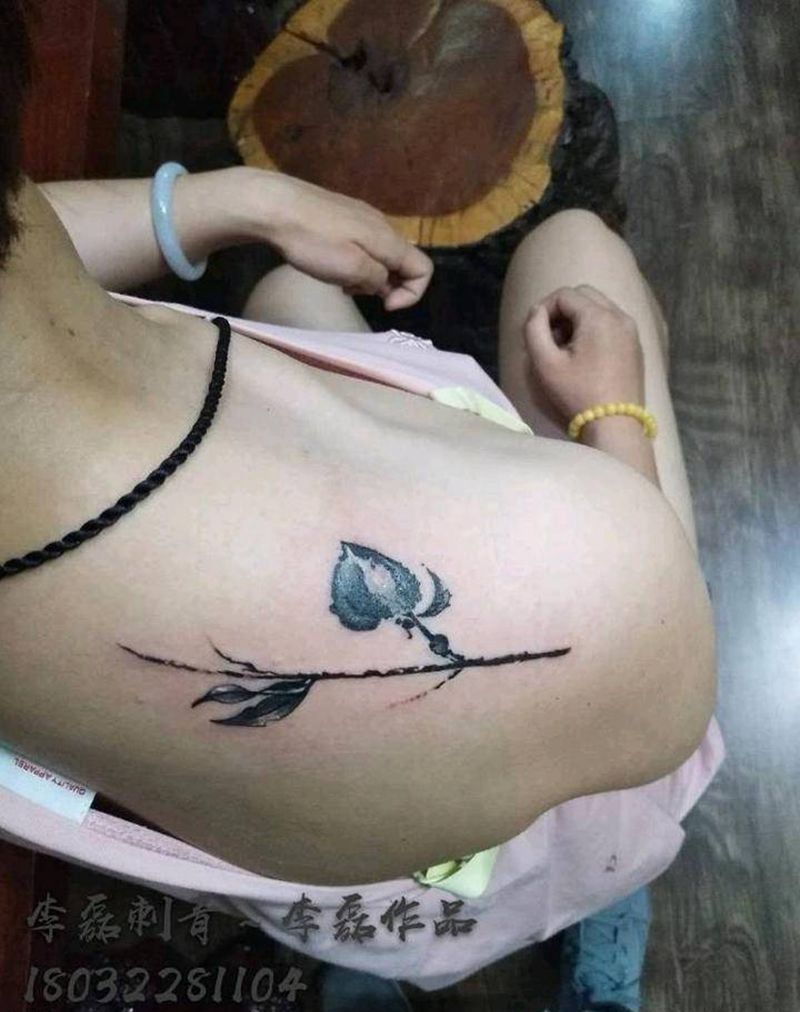 水墨小花骨朵纹身图片