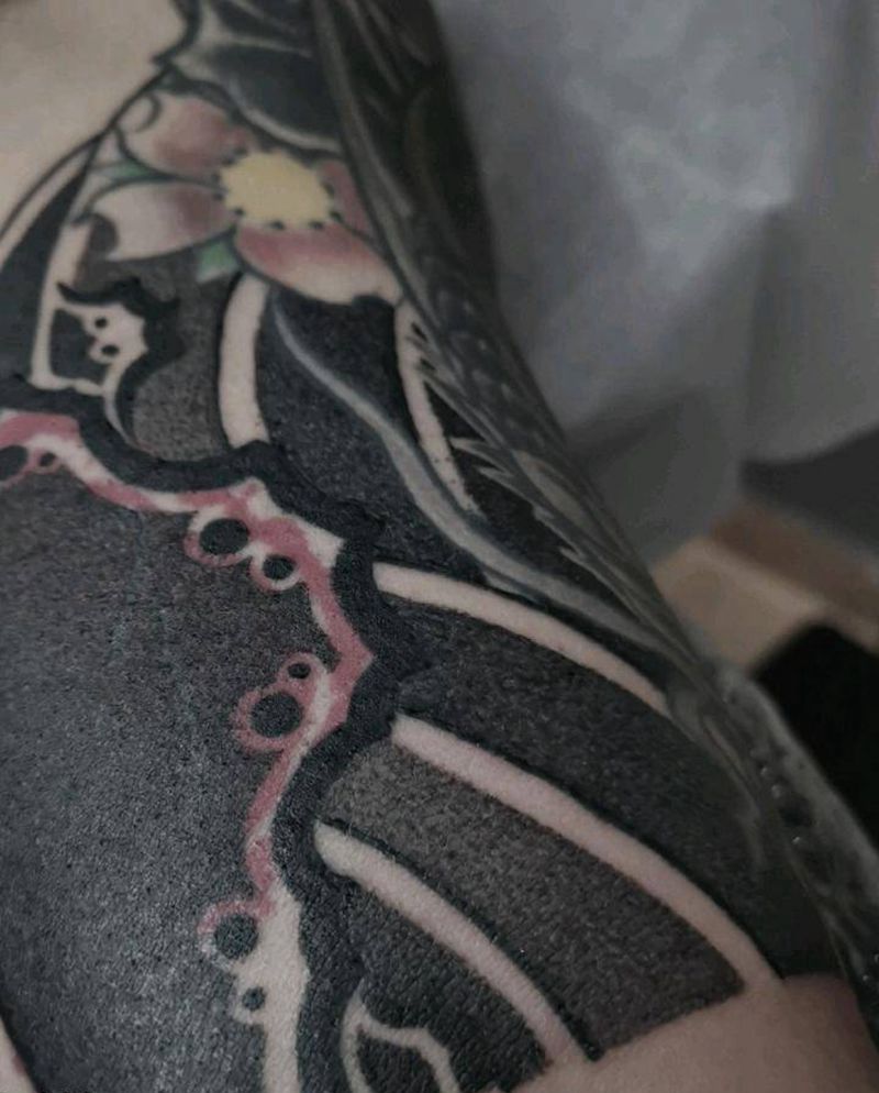 大臂衔接半甲未完成纹身图片_胸部手臂老传统新传统樱花老传统纹身半甲纹身图案