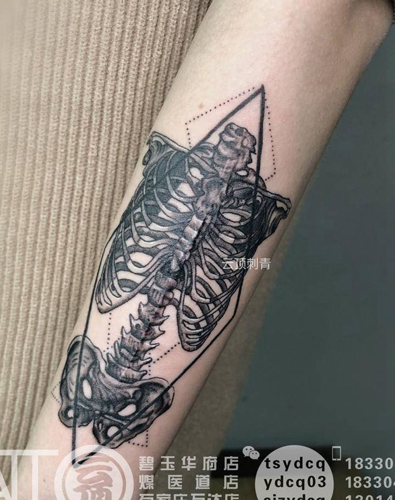 骷髅 遮盖疤痕纹身图片_手臂New School纹身图案