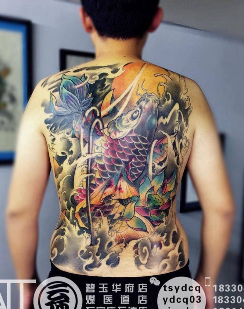 满背鱼强力覆盖老纹身纹身图片_成品背部传统动物原创纹身图案