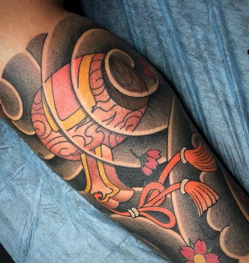 福锤纹身图片_腿部老传统新传统纹身图案