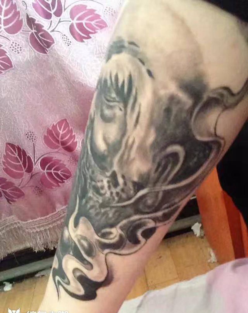 达摩纹身图片_腿部新传统人物纹身图案