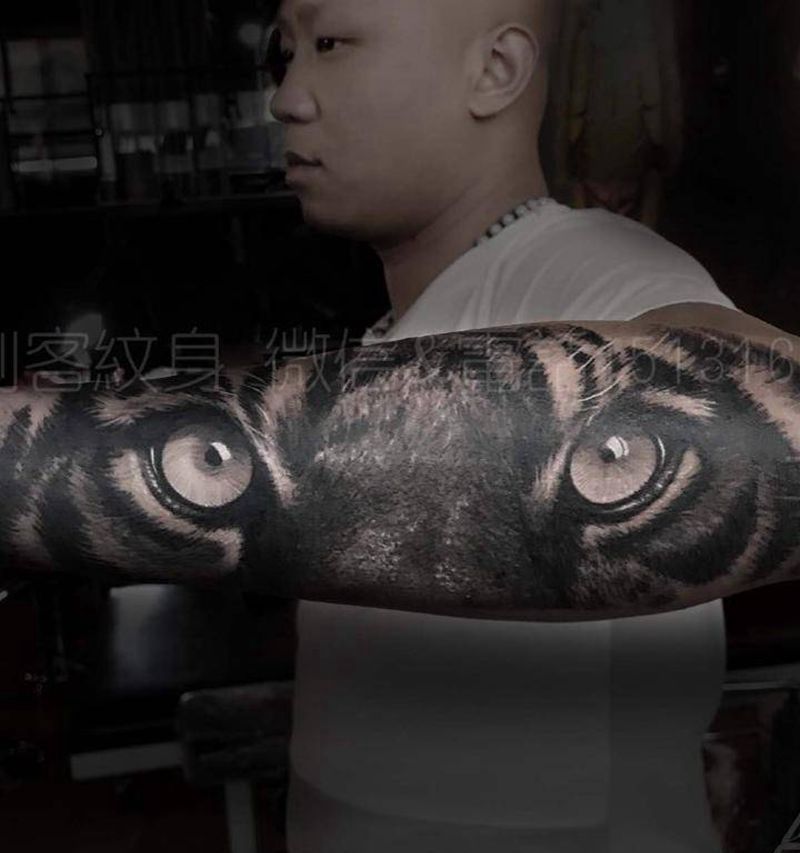 大老虎纹身图片_成品手臂欧美写实肖像动物纹身图案