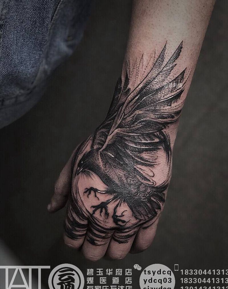 手面 暗黑系 乌鸦纹身图片_手部New School乌鸦纹身图案