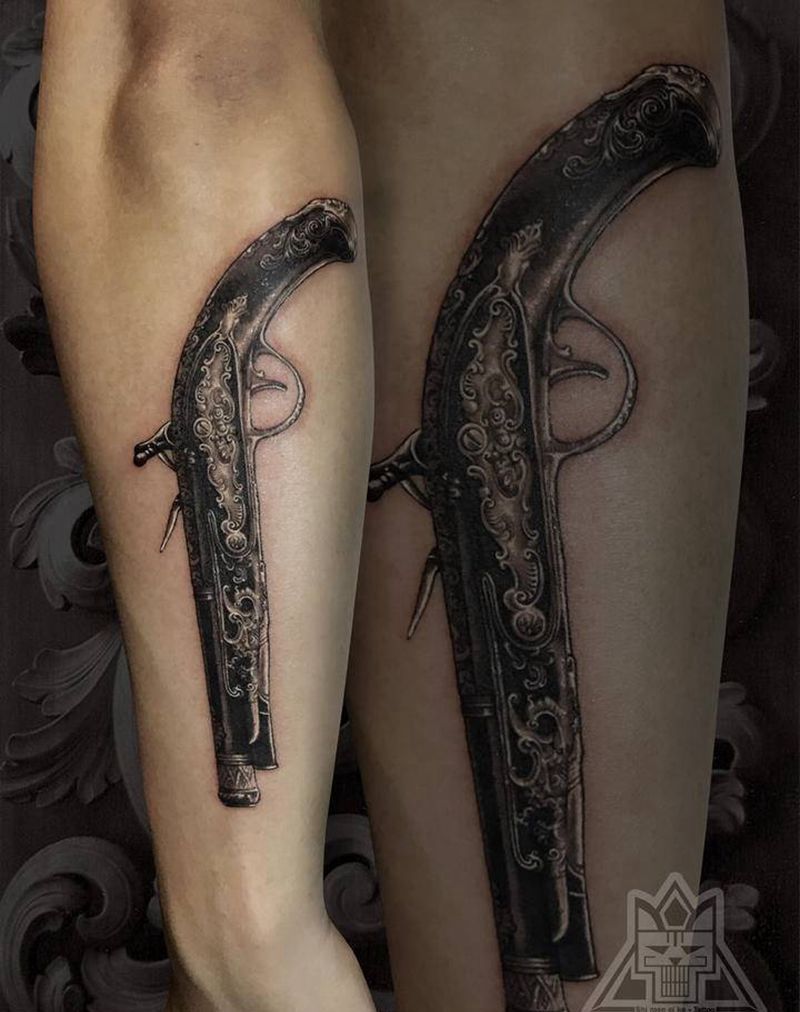 复古手枪纹身图片_手臂欧美写实手枪纹身枪纹身纹身图案