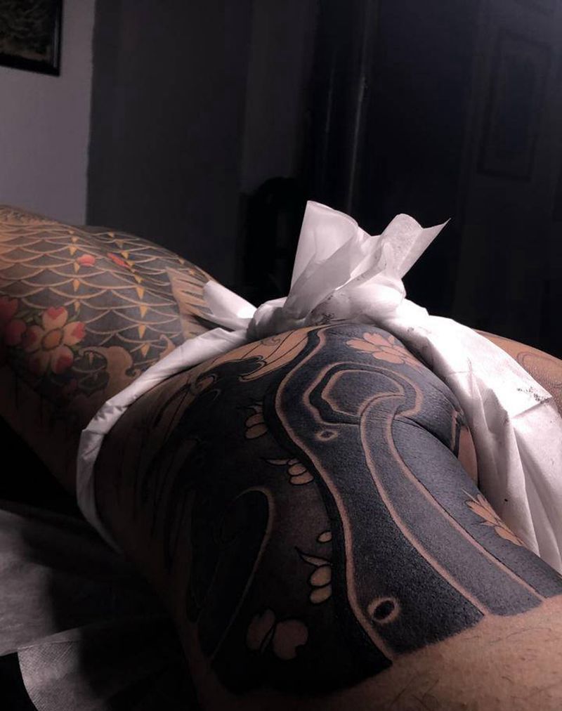 传统鱼满背纹身图片_背部老传统鱼纹身图案