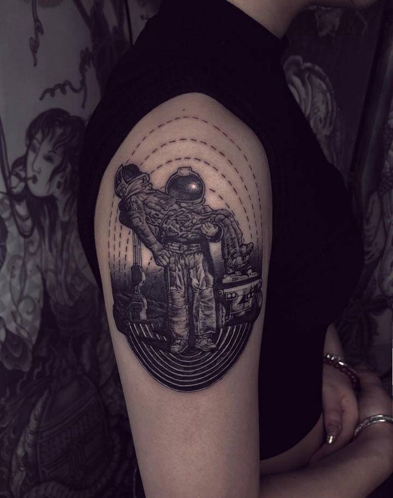 moon纹身图片_手臂欧美写实纹身图案