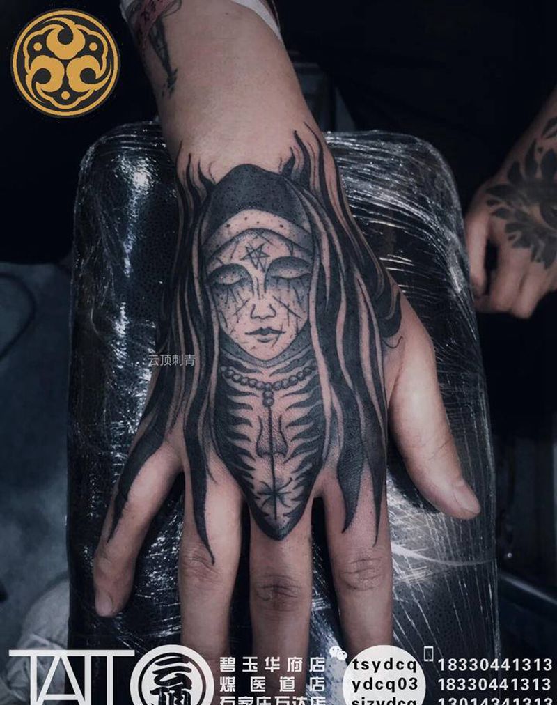 暗黑系手面纹身图片_手部纹身图案