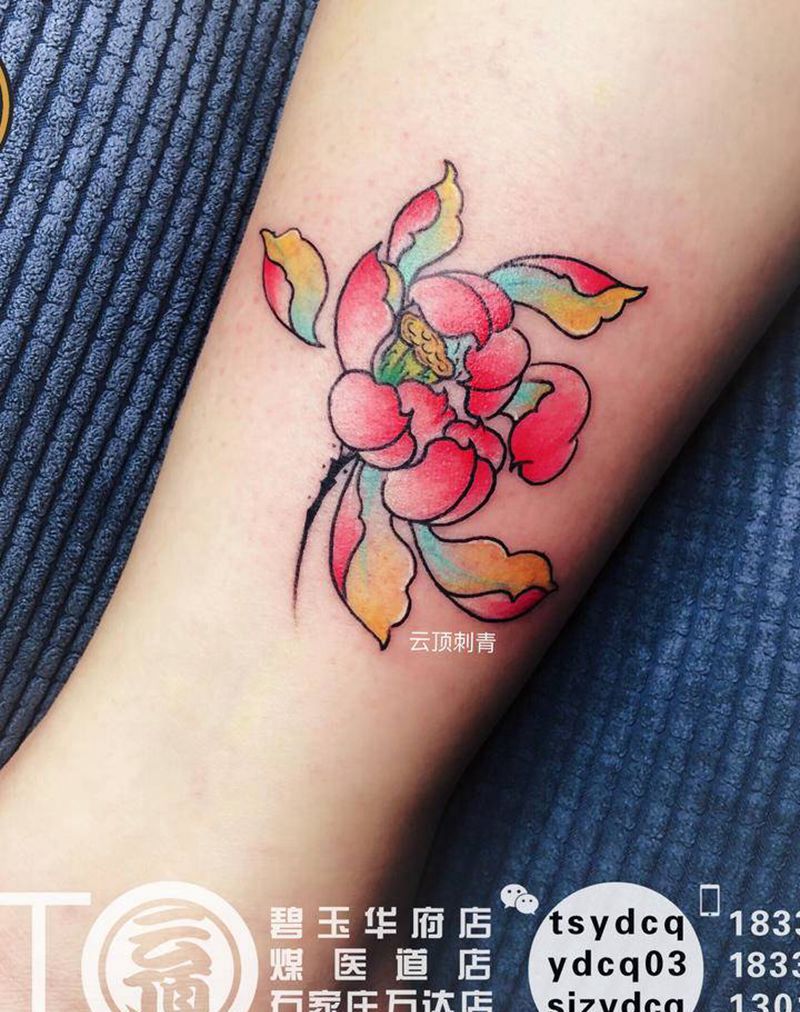 莲花纹身图片_腿部新传统莲花纹身图案
