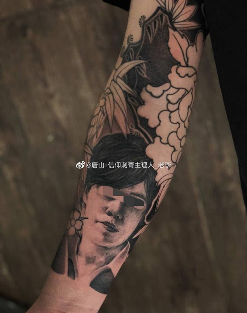 母亲纹身图片_手臂欧美写实老传统纹身图案