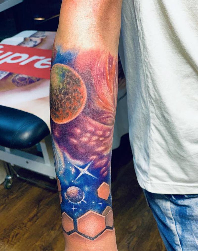 星空重彩花臂纹身图片_手臂欧美写实New School纹身图案