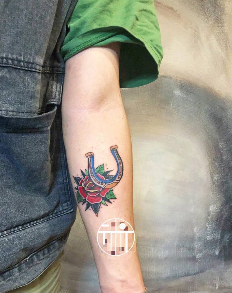 New school 花纹身图片_手臂New School马蹄玫瑰花纹身图案