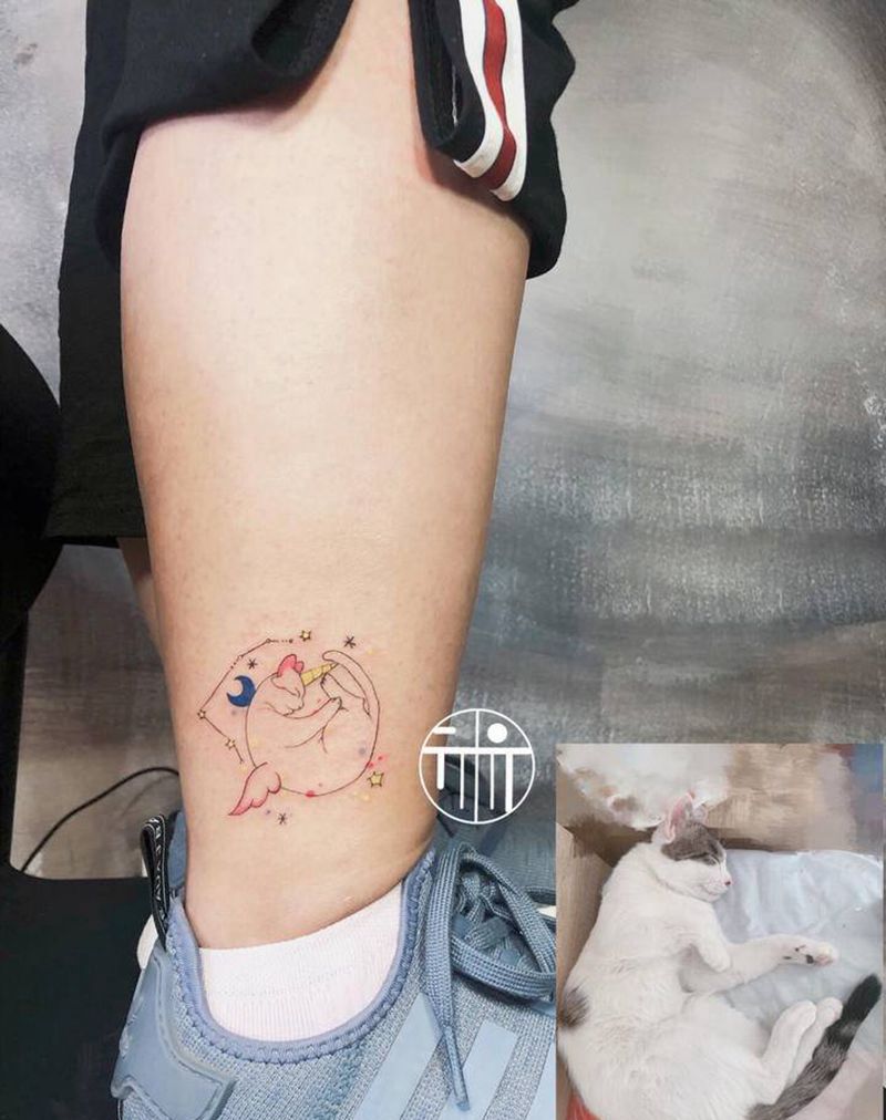 小清新猫咪纹身图片_腿部水彩小清新猫星座纹身图案