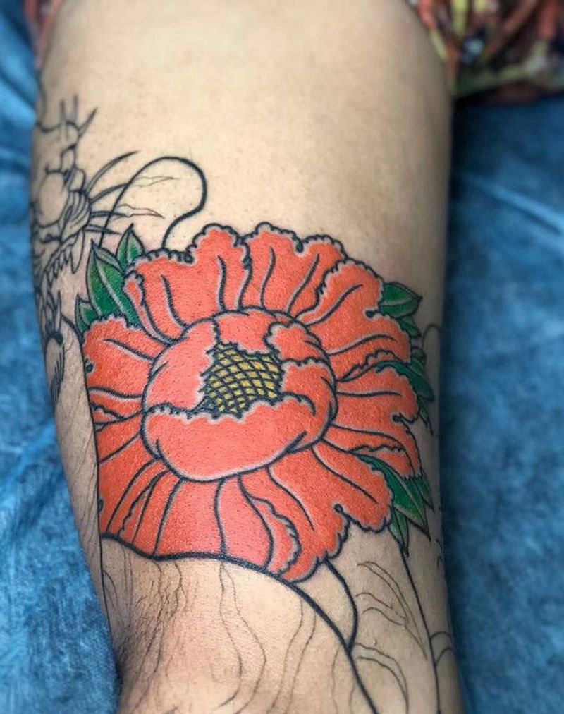 牡丹纹身图片_腿部老传统纹身图案