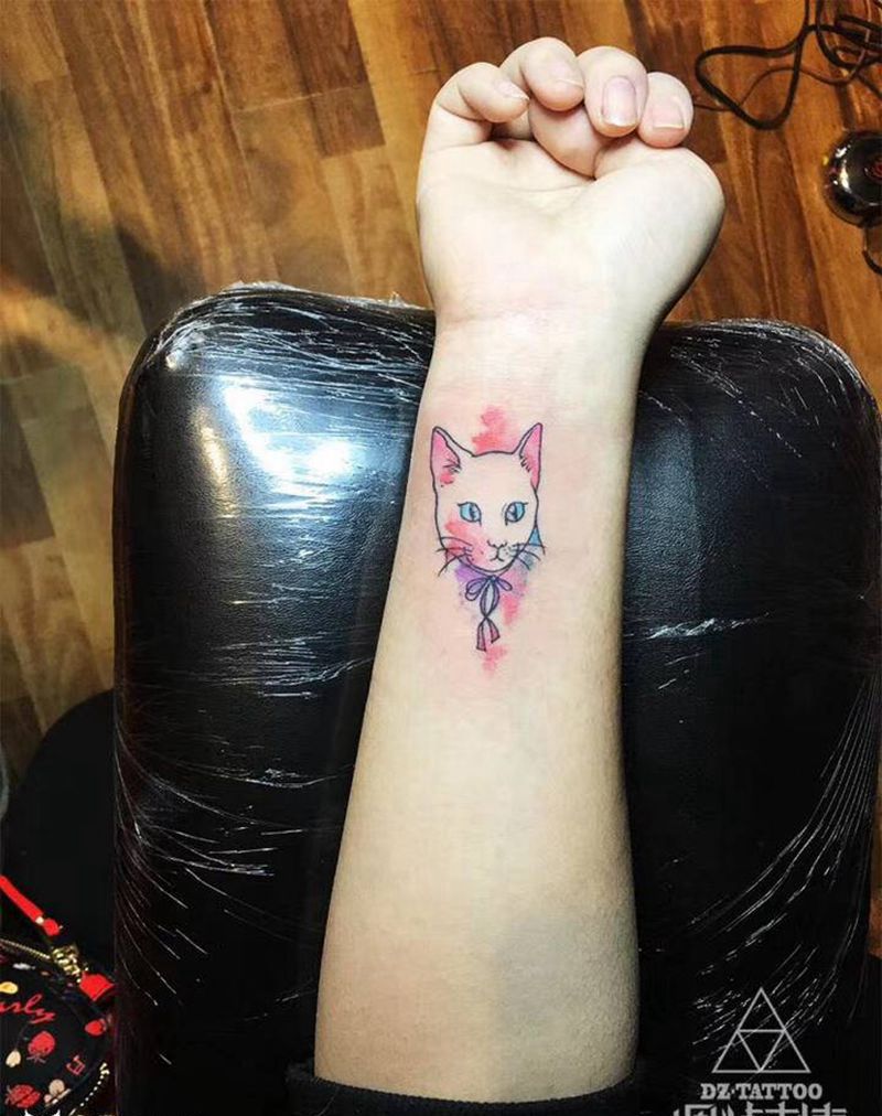 小猫纹身图片_手臂水彩纹身图案