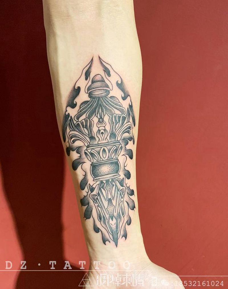 降魔杵纹身图片_手臂新传统纹身图案