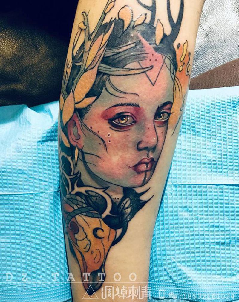 彩色头像纹身图片_腿部New School纹身图案