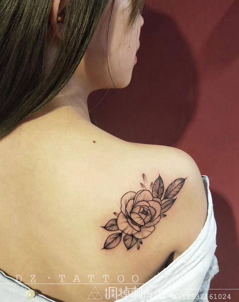 花纹身图片_肩部纹身图案