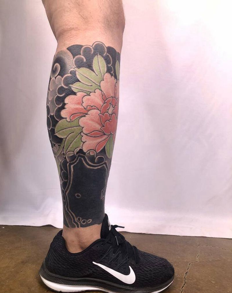 传统牡丹未完成纹身图片_腿部老传统纹身图案