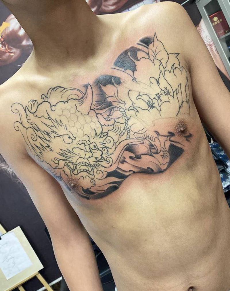 花胸纹身图片_胸部纹身图案