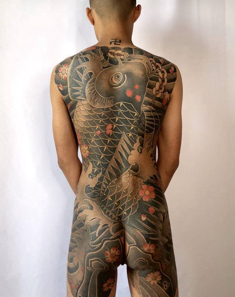 2年前的满背纹身图片_背部臀部新传统老传统纹身图案