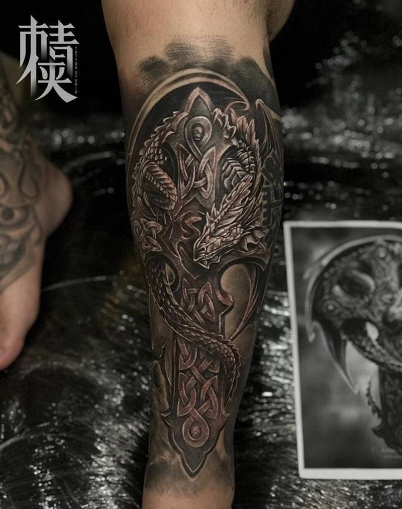 加完白的龙纹身图片_腿部欧美写实纹身图案