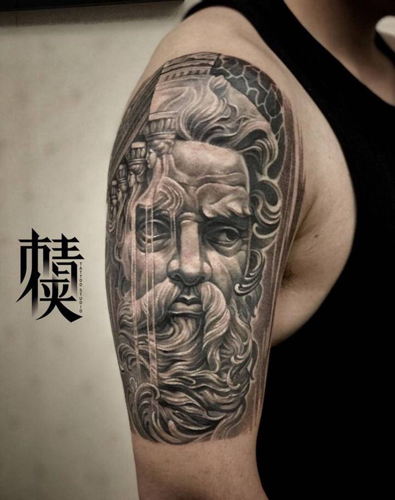 大臂欧美风格海皇纹身图片_手臂欧美写实纹身图案