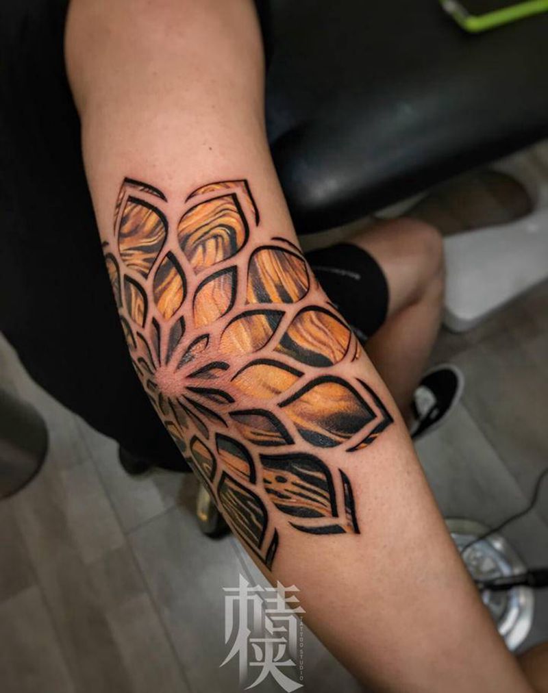 来个不一样的图腾纹身图片_手臂图腾欧美写实纹身图案