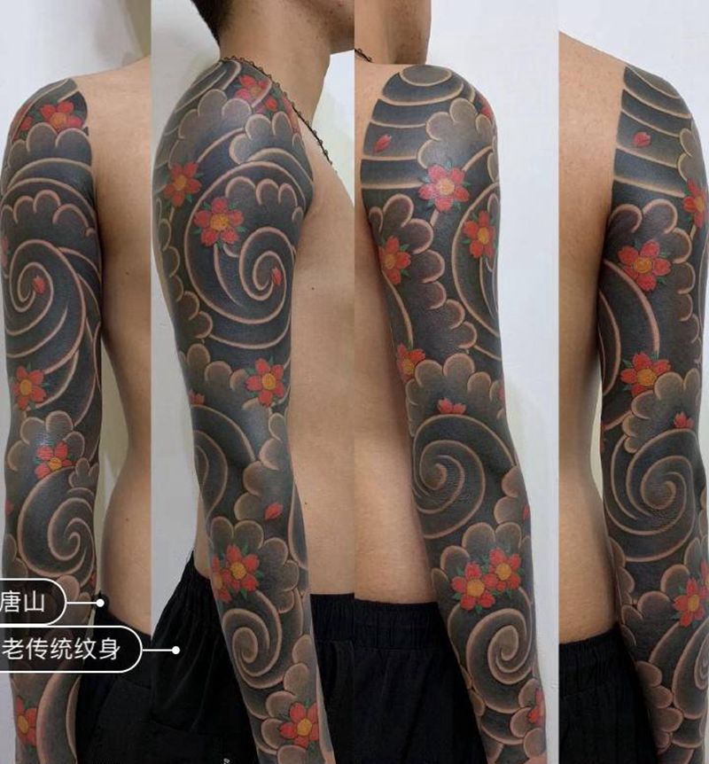樱花臂纹身图片_手臂老传统新传统纹身图案