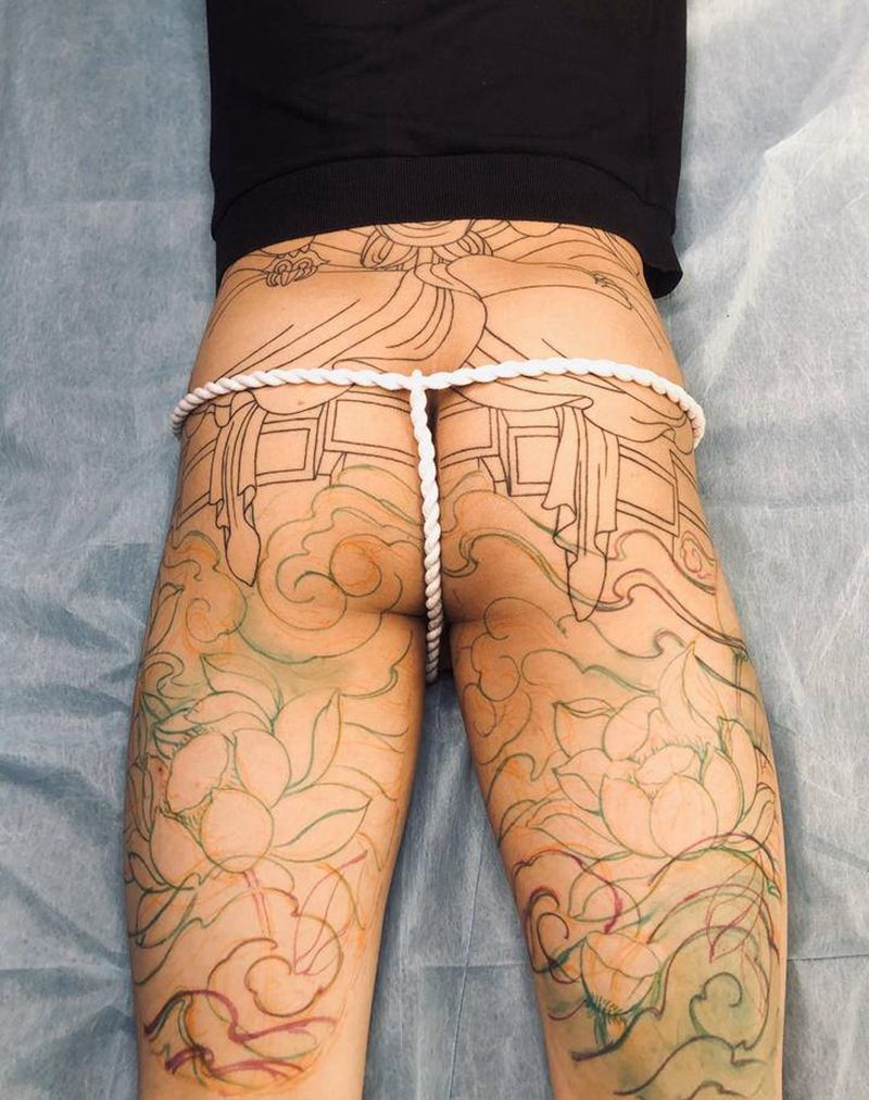 手绘不动明王背景部分纹身图片_臀部背部新传统老传统纹身图案