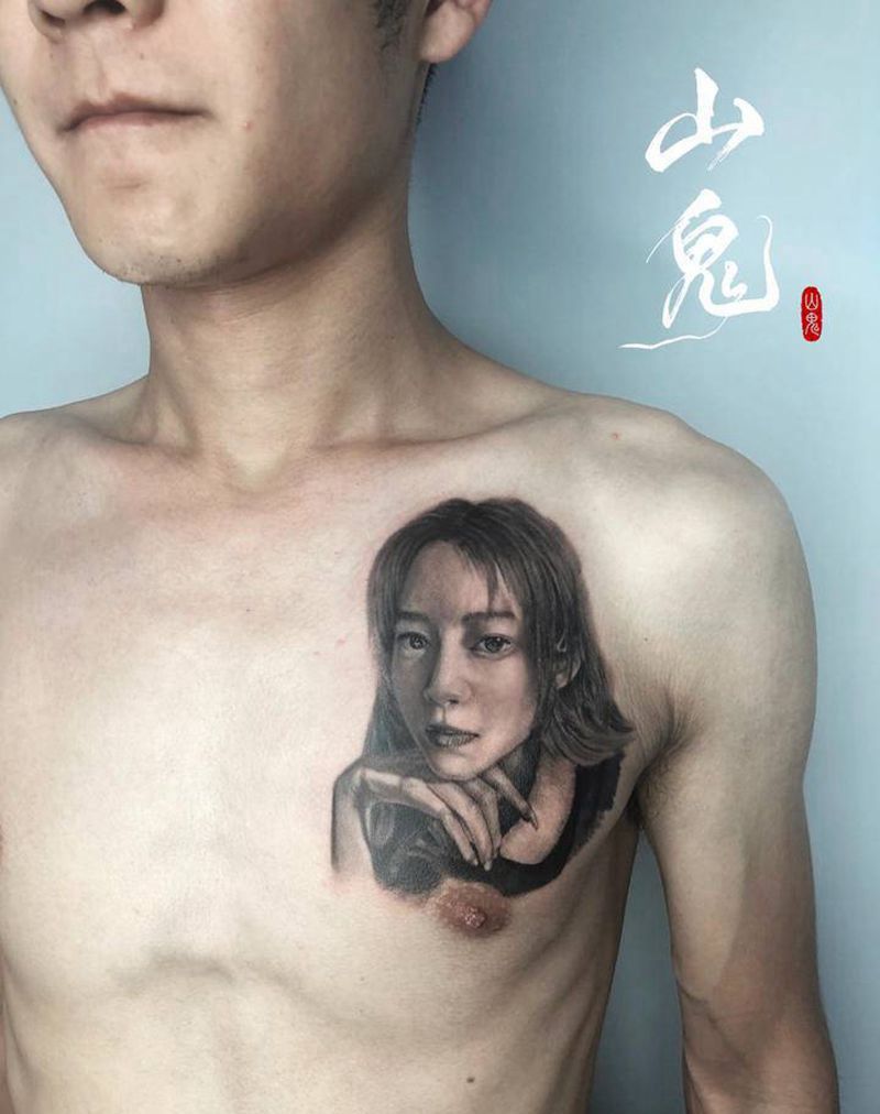 肖像纹身图片_胸部欧美写实纹身图案