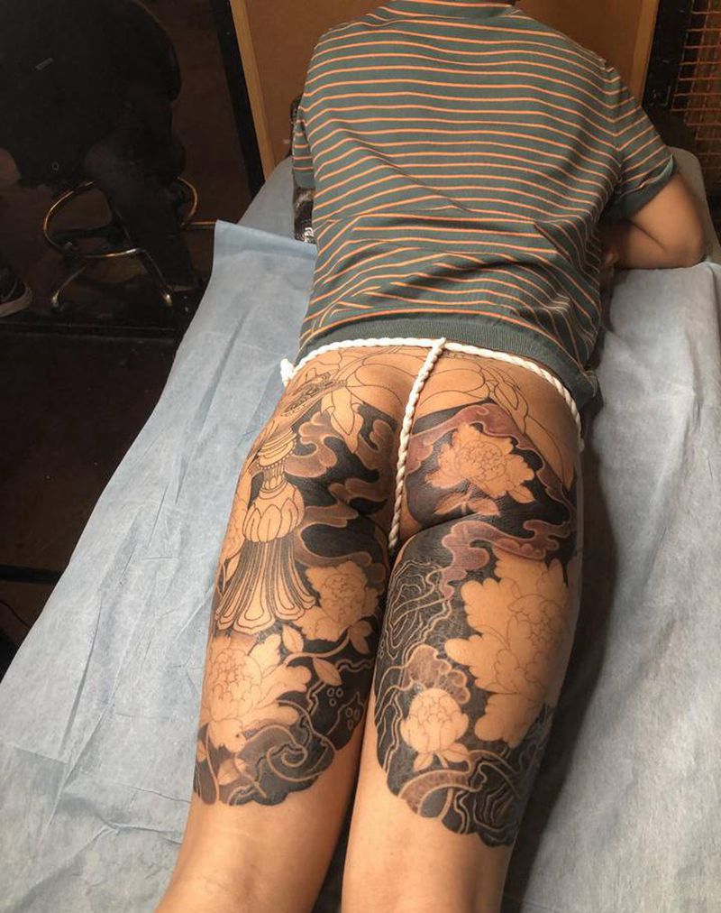 近期背景塑造纹身图片_背部臀部老传统新传统纹身图案