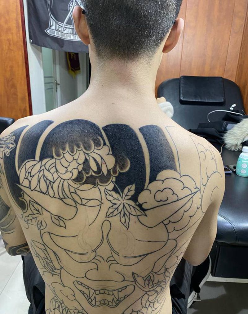 般诺纹身图片_背部老传统纹身图案