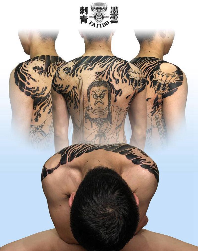 不动明王纹身图片_背部臀部老传统新传统纹身图案