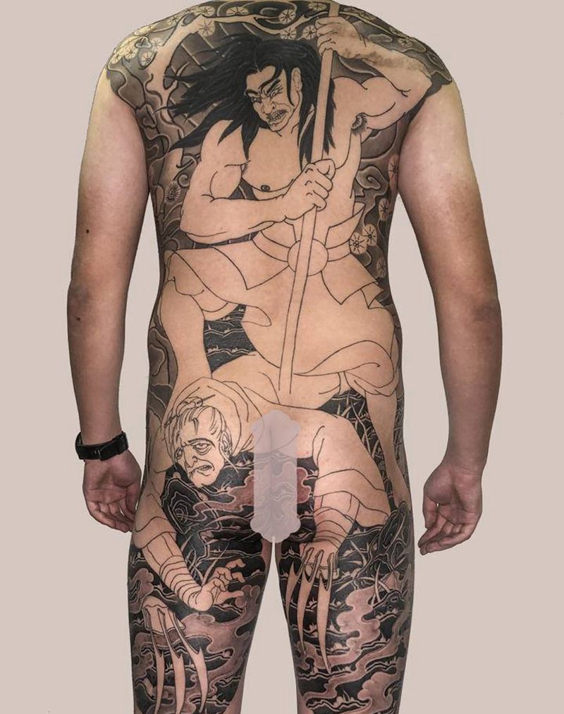 史进纹身图片_背部老传统纹身图案