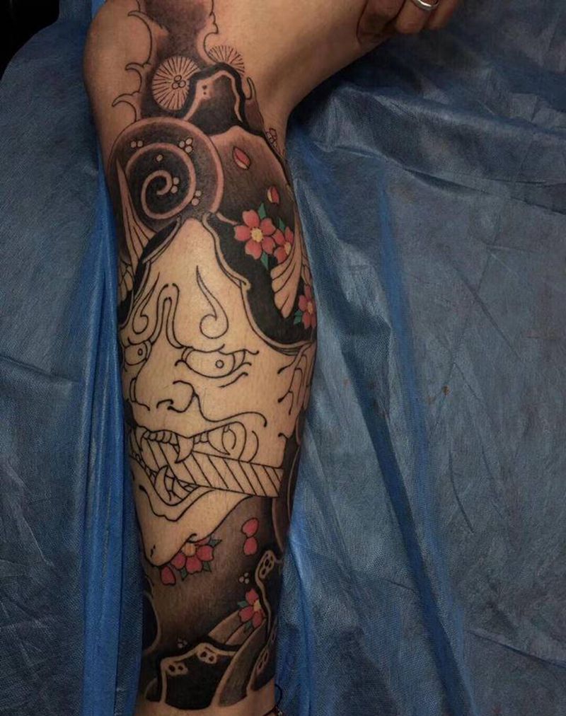 包小腿般若纹身图片_腿部老传统般若菊花纹身图案