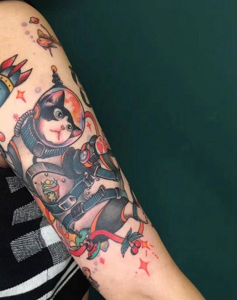 猫宇航员纹身图片_手臂Old School猫宇航员纹身图案