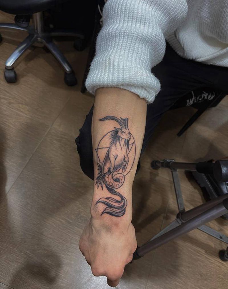 摩羯座纹身图片_手臂纹身图案