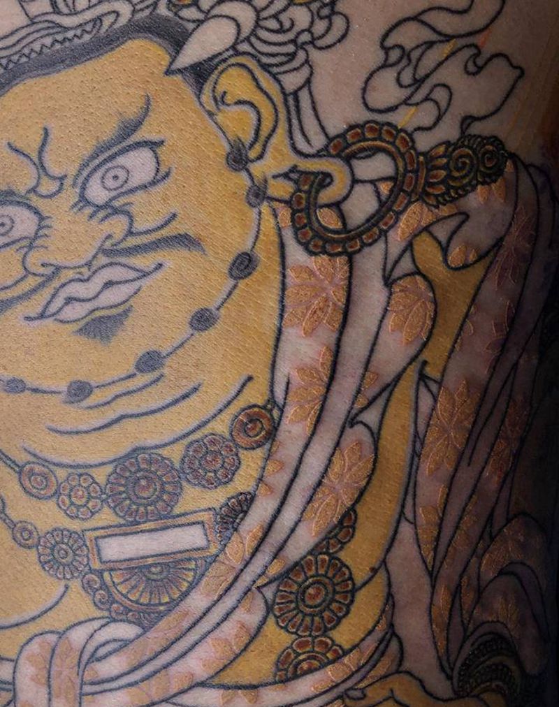 细节纹身图片_背部老传统纹身图案