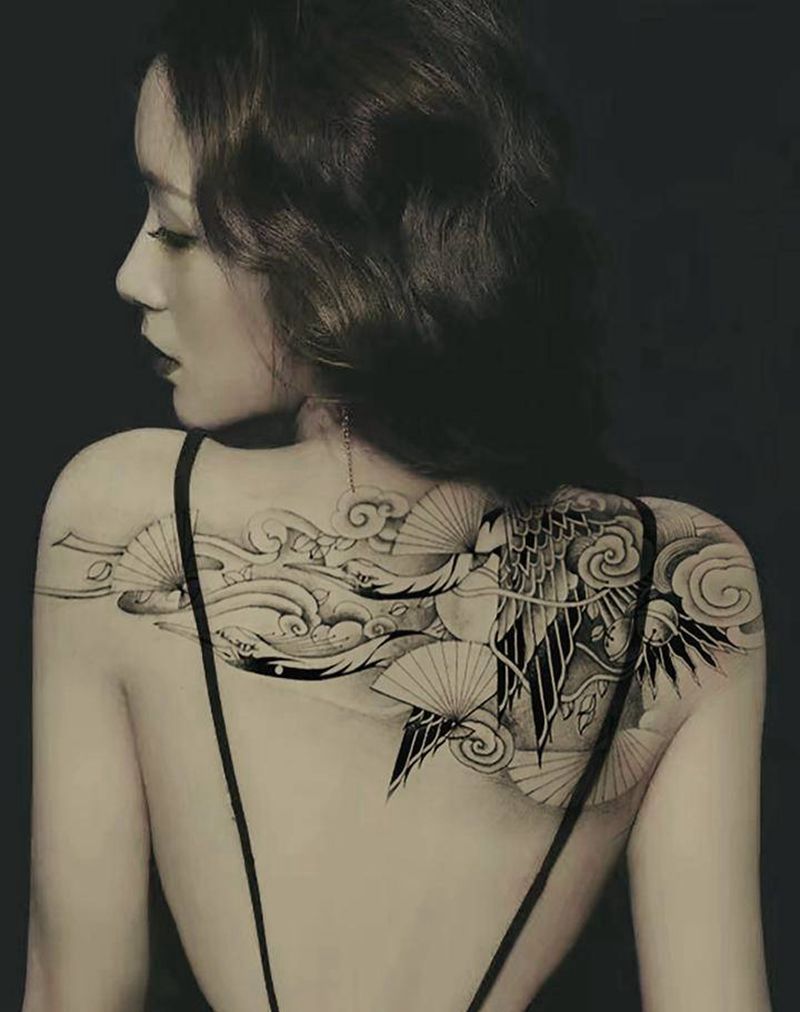 手稿效果图纹身图片_背部老传统鹤纹身图案