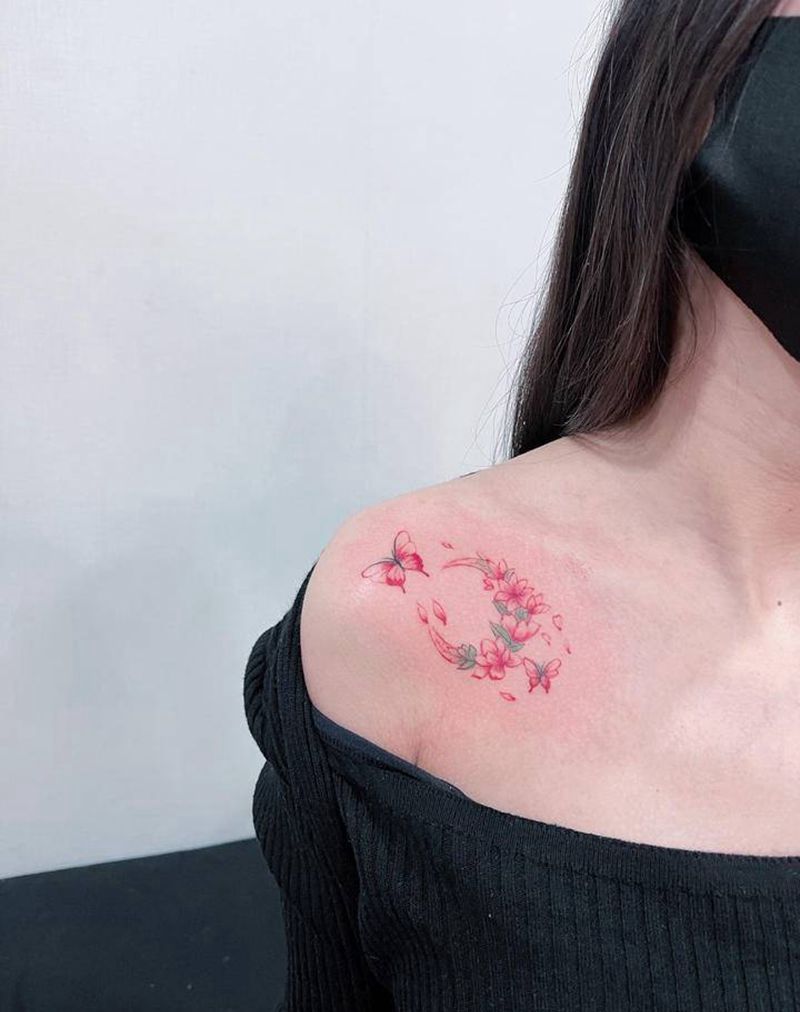 花纹身图片_胸部水彩纹身图案