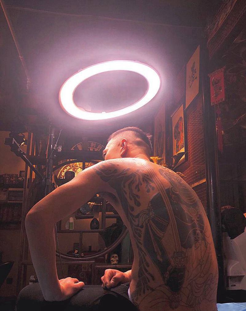 纹身进度 | 不动纹身图片_背部臀部老传统纹身图案