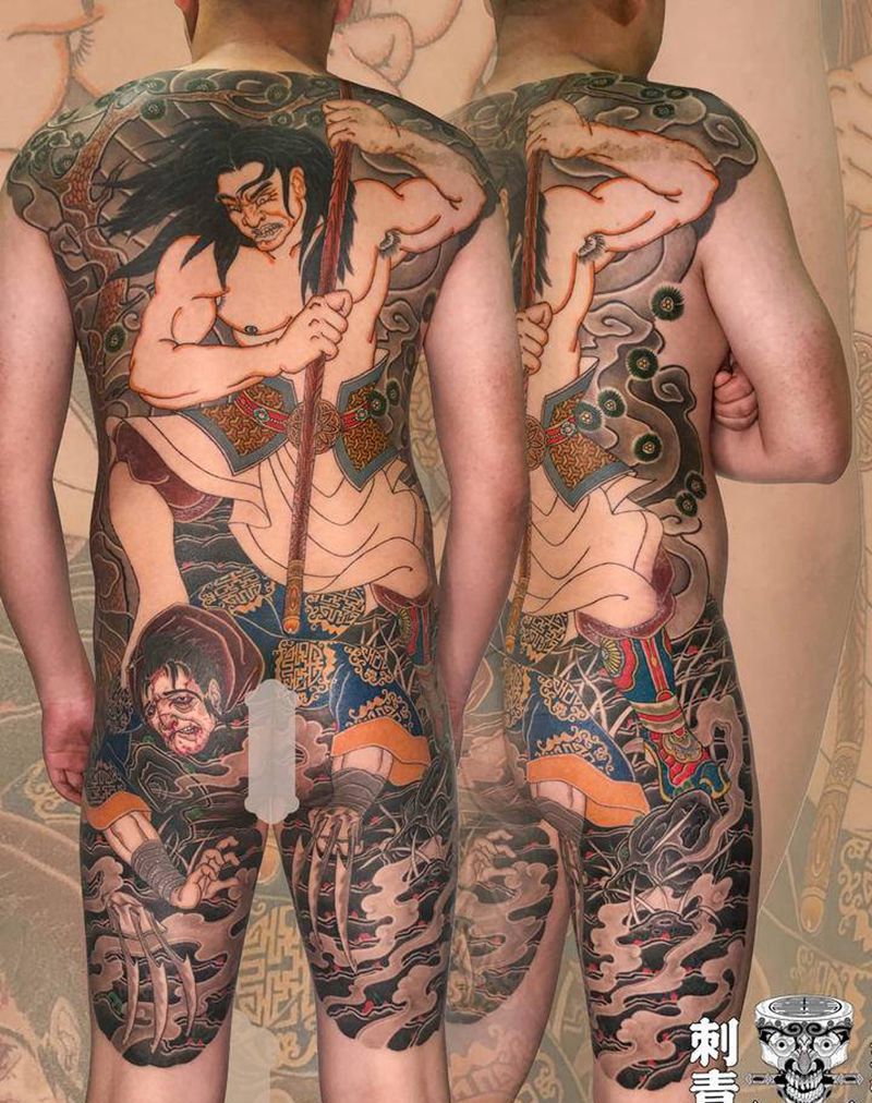 史进纹身图片_背部老传统纹身图案
