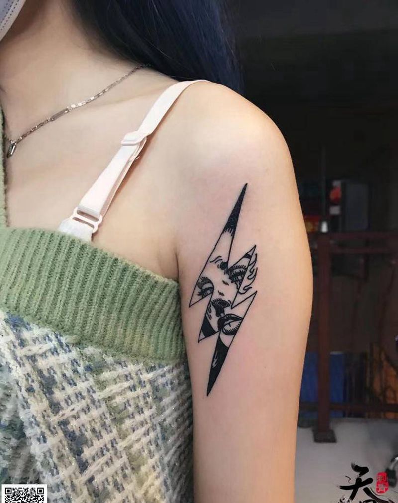 忧愁纹身图片_肩部纹身图案