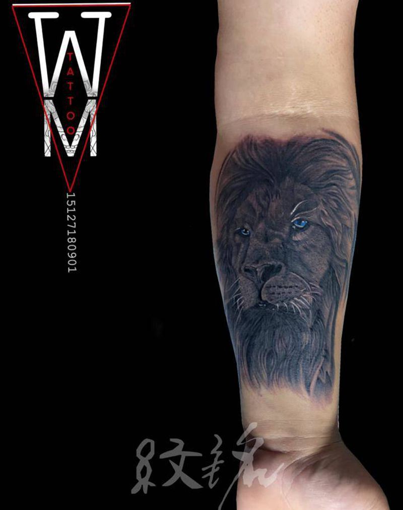 写实狮子纹身图片_手臂欧美写实纹身图案