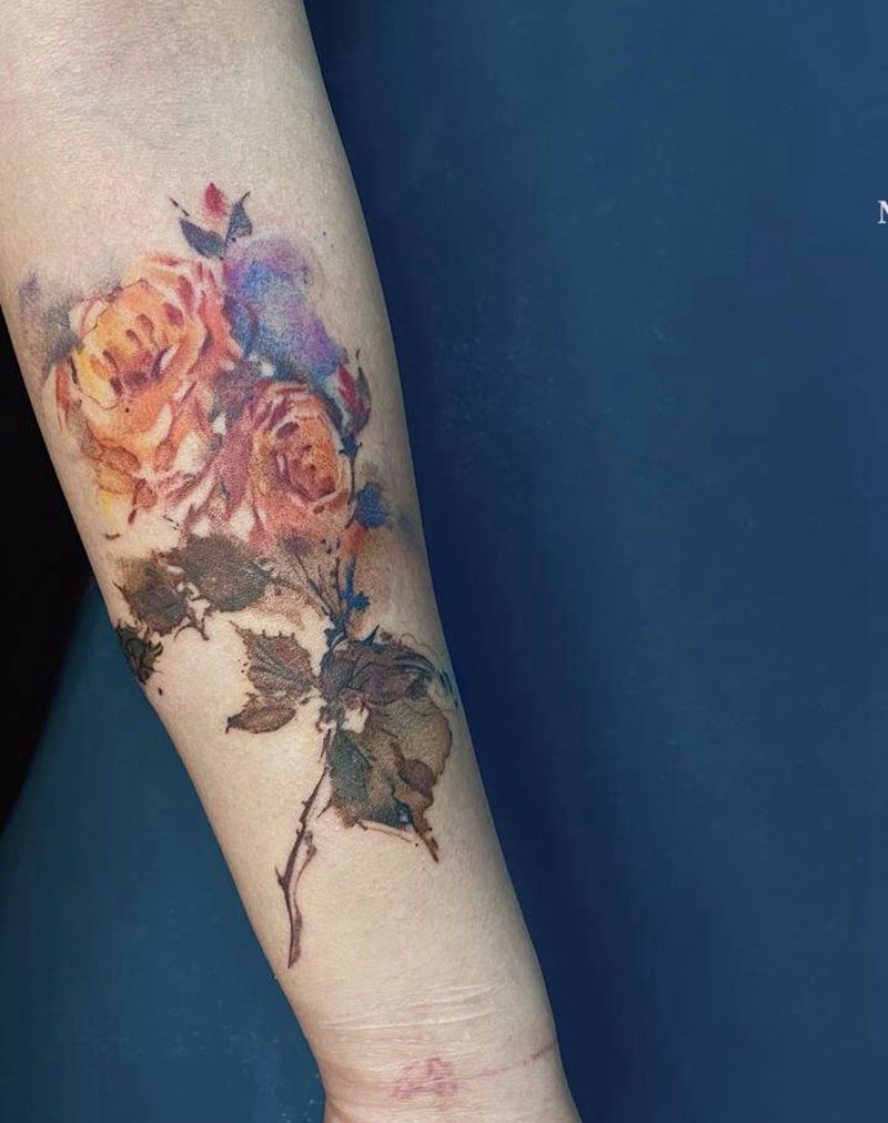 水墨花纹身图片_手臂水墨纹身图案